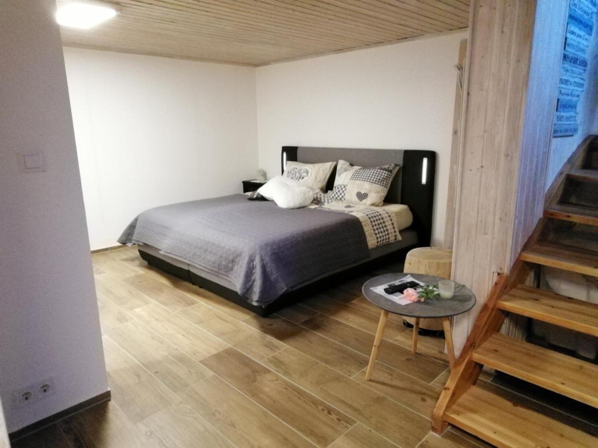 Ferienwohnung Blockhaus Juka Vinningen Exterior foto